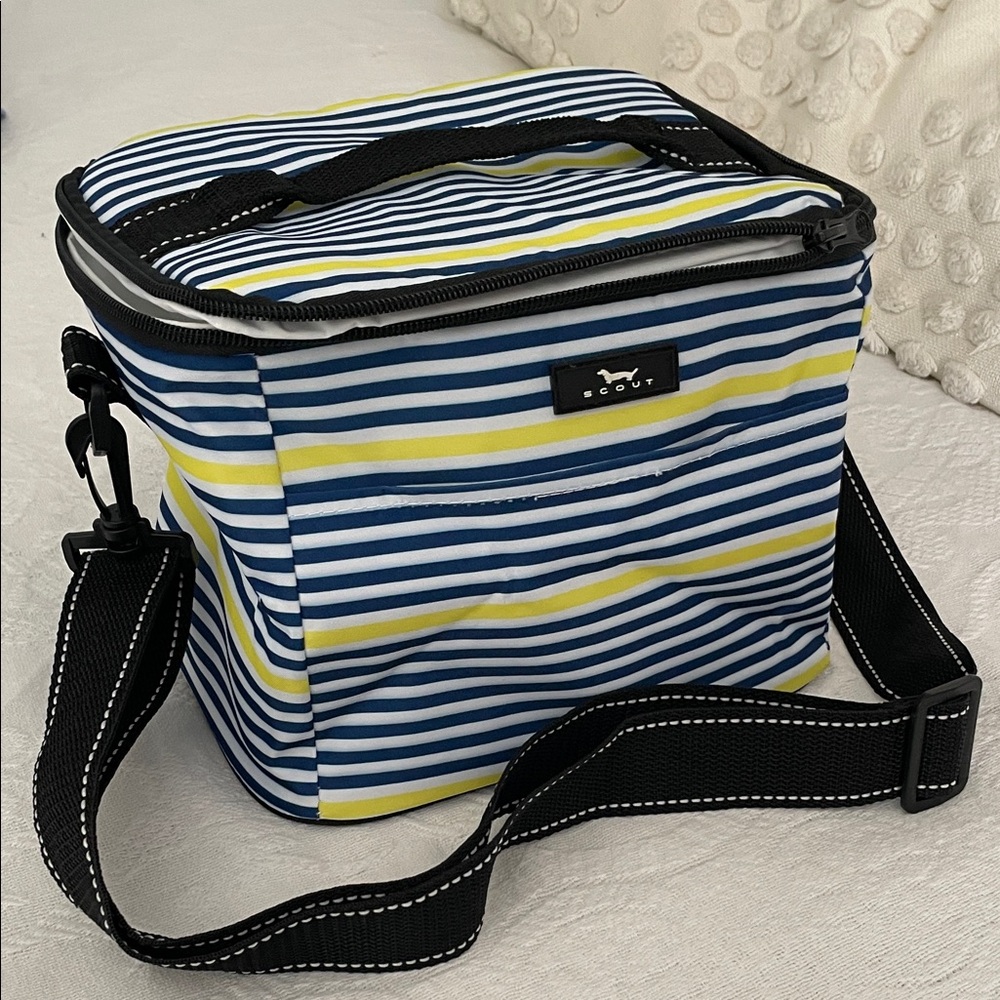 Scout Striped Blue and Yellow Lunch Bag
